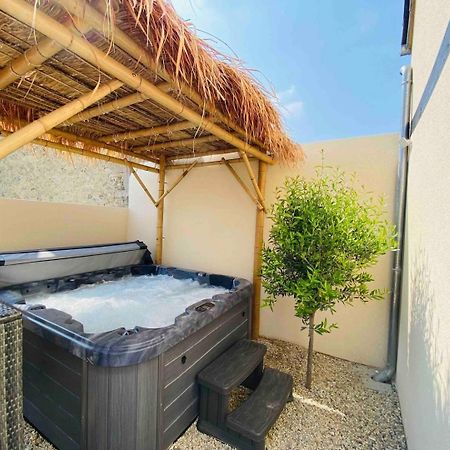 L'Etincelle Villa Saint-Martin-des-Entrees Bagian luar foto