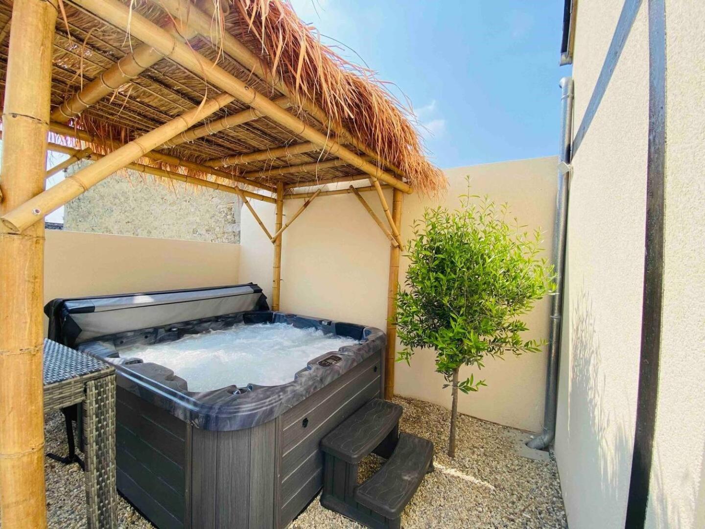 L'Etincelle Villa Saint-Martin-des-Entrees Bagian luar foto